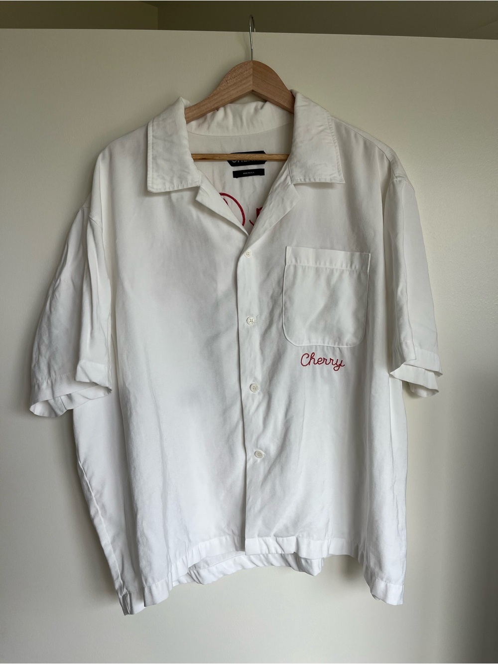 Cherry La Embroidery White Short-Sleeve Button-Up Shirt